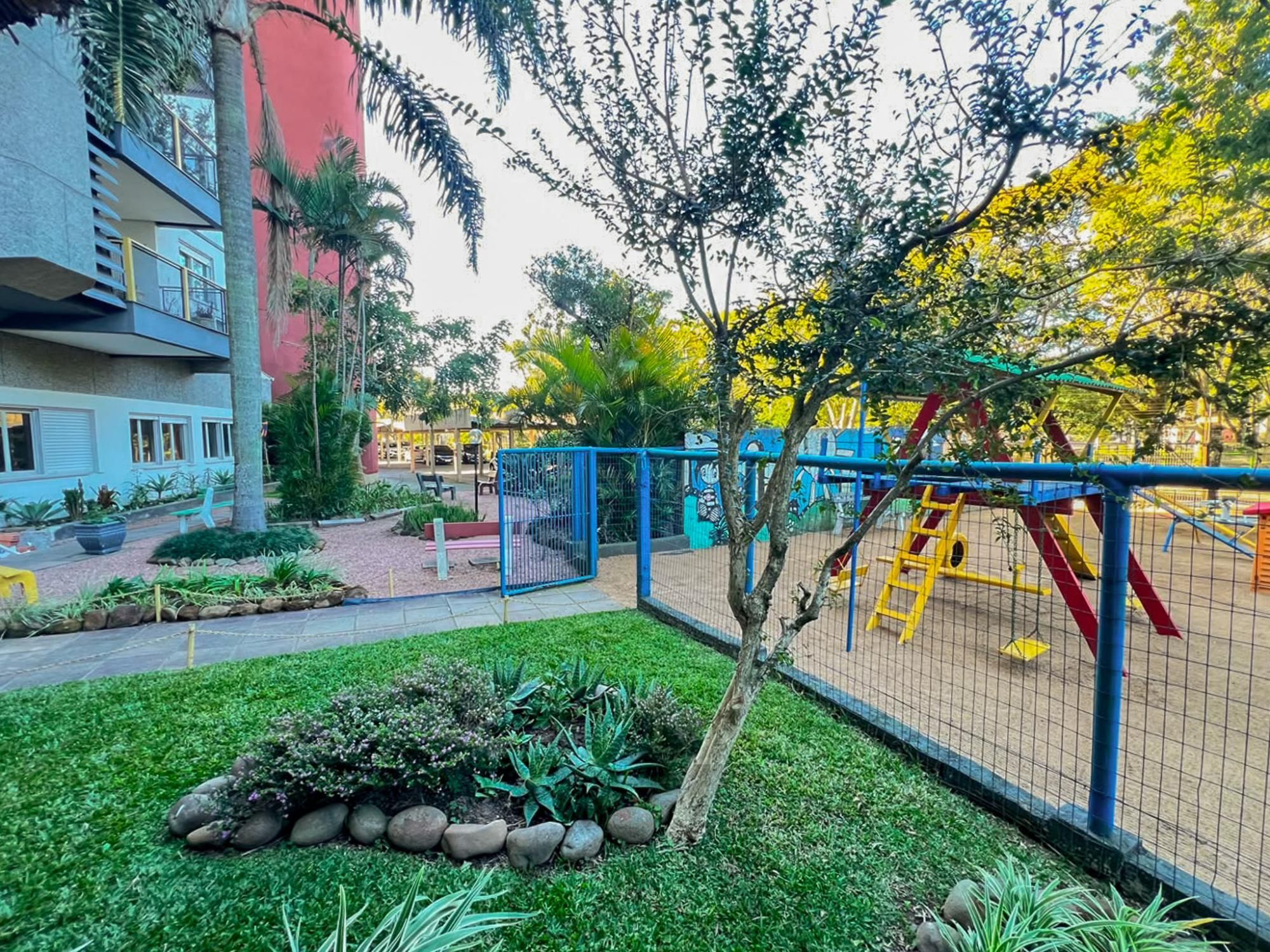 Apartamento 2 Dormitórios, 1 vaga, sacada com churrasqueira à venda-Menino Deus — foto 37