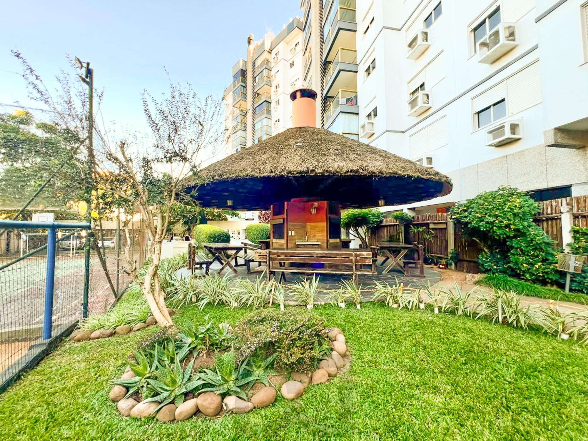 Apartamento 2 Dormitórios, 1 vaga, sacada com churrasqueira à venda-Menino Deus — foto 42