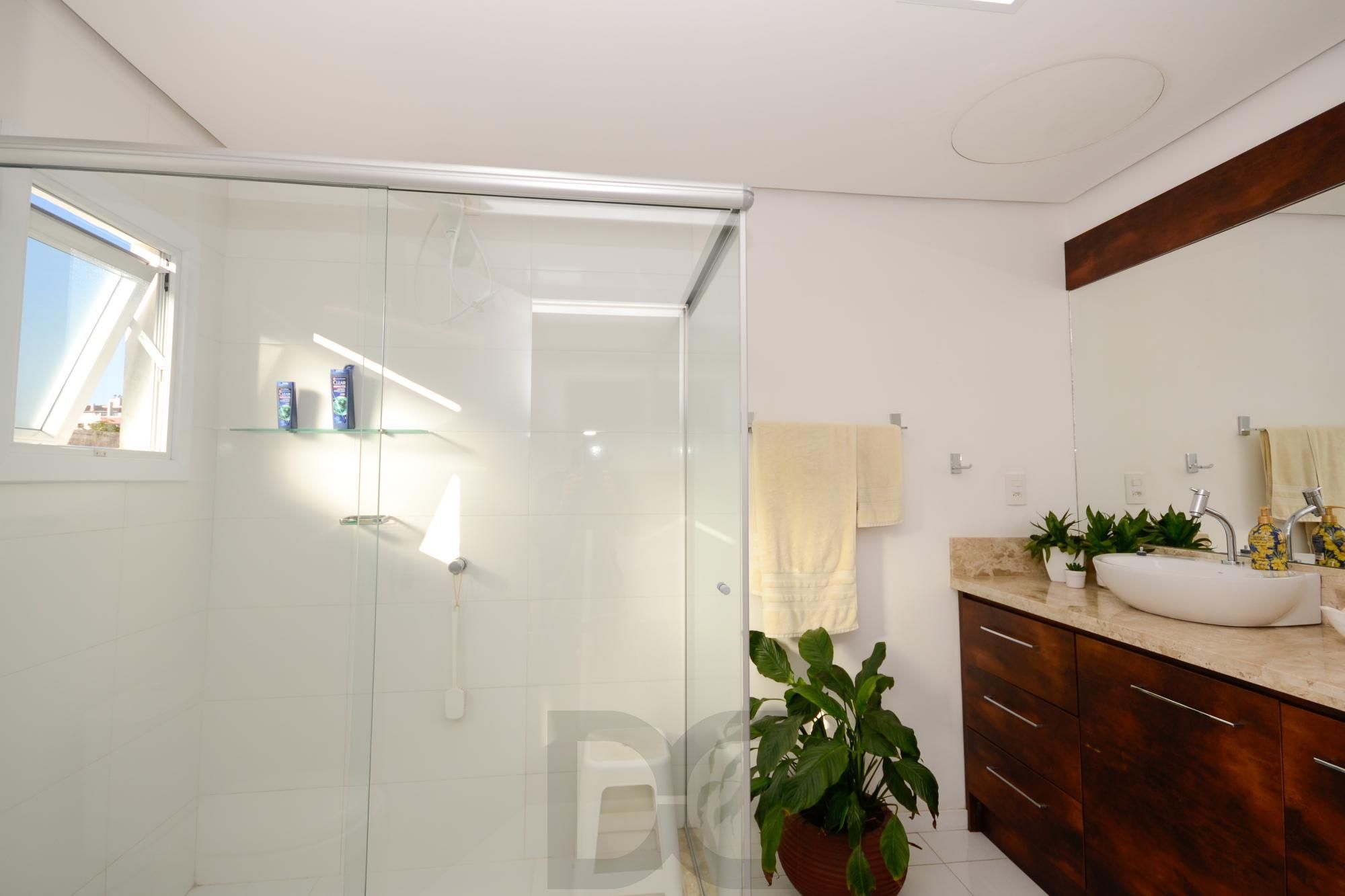 Casa com Piscina, 4 Quartos e 2 Suítes, 4 vagas | 480 m² — foto 14