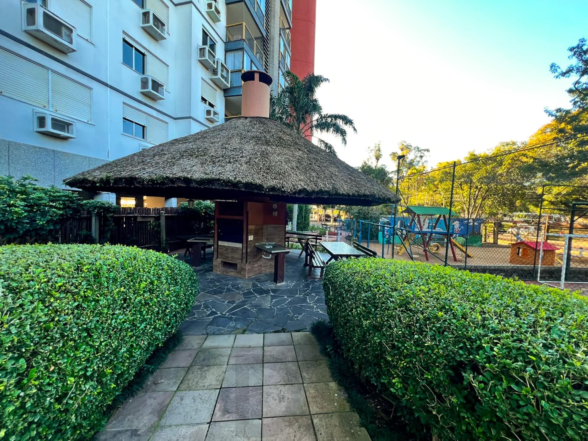 Apartamento 2 Dormitórios, 1 vaga, sacada com churrasqueira à venda-Menino Deus — foto 32