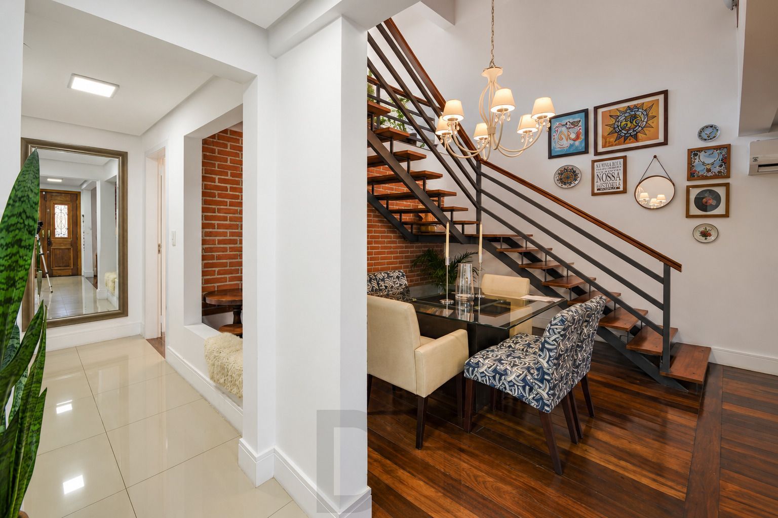 Casa com Piscina, 4 Quartos e 2 Suítes, 4 vagas | 480 m² — foto 5