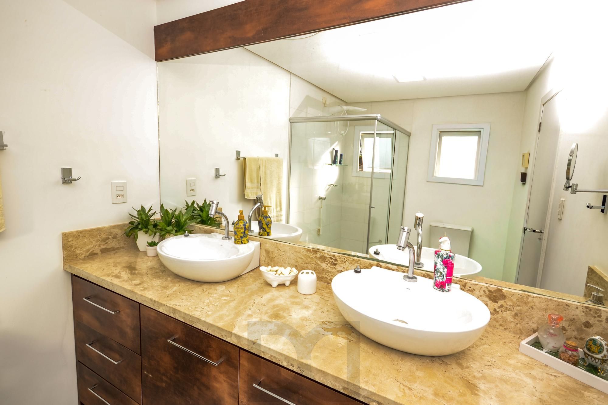 Casa com Piscina, 4 Quartos e 2 Suítes, 4 vagas | 480 m² — foto 17