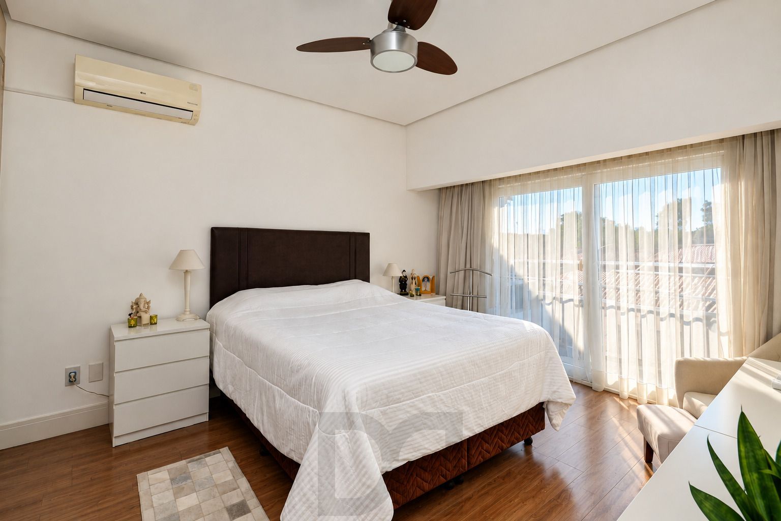 Casa com Piscina, 4 Quartos e 2 Suítes, 4 vagas | 480 m² — foto 20