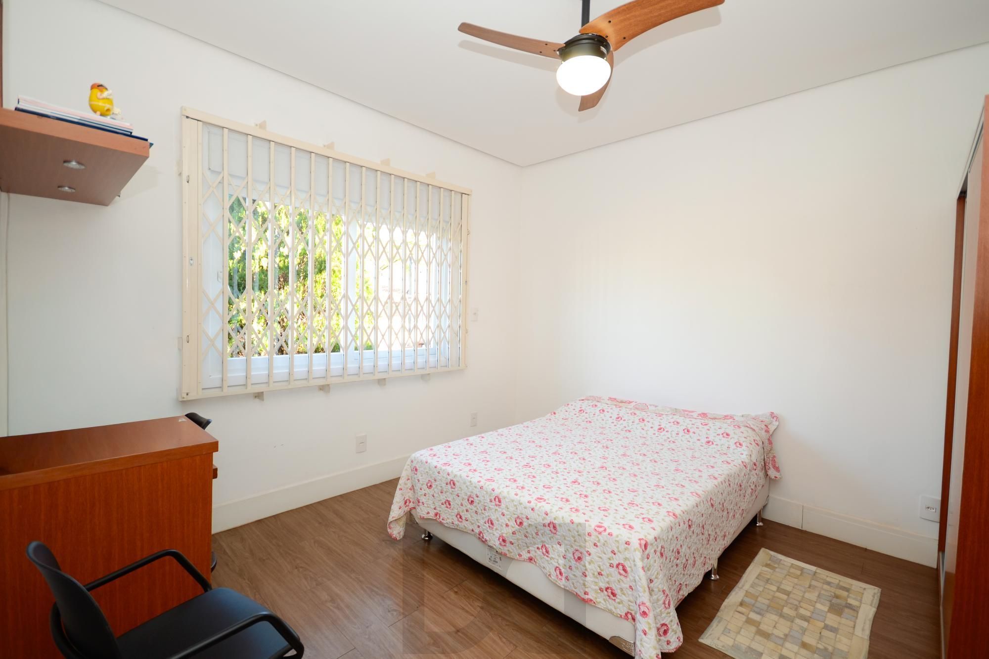Casa com Piscina, 4 Quartos e 2 Suítes, 4 vagas | 480 m² — foto 21