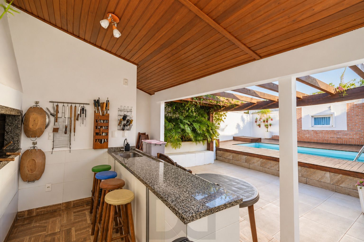 Casa com Piscina, 4 Quartos e 2 Suítes, 4 vagas | 480 m² — foto 29