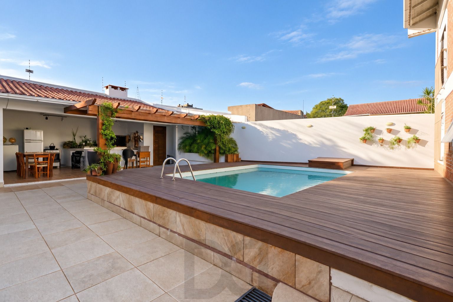 Casa com Piscina, 4 Quartos e 2 Suítes, 4 vagas | 480 m² — foto 31