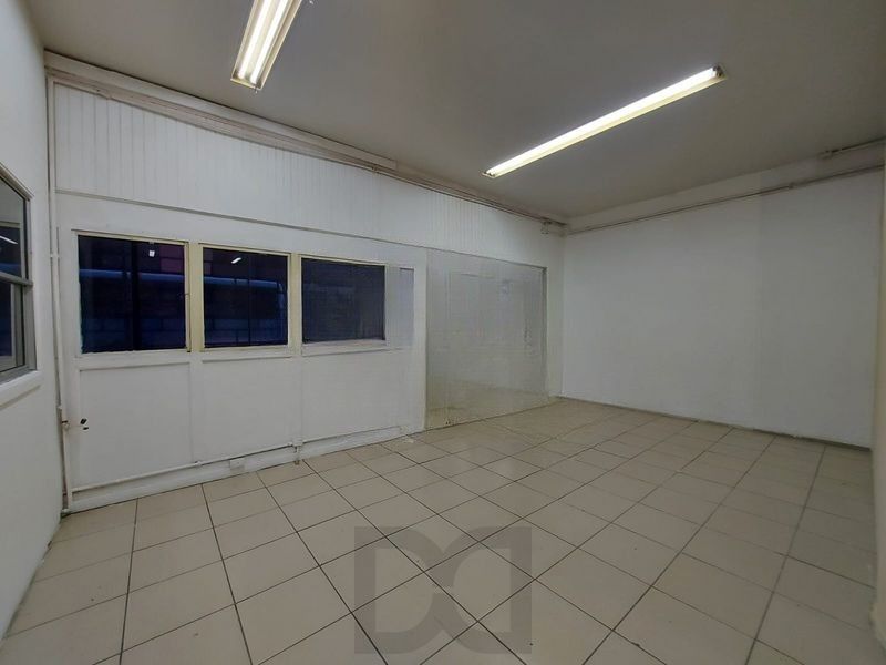 Ótima Loja térrea ed. Formac tv. Leonardo truda centro histórico — foto 2