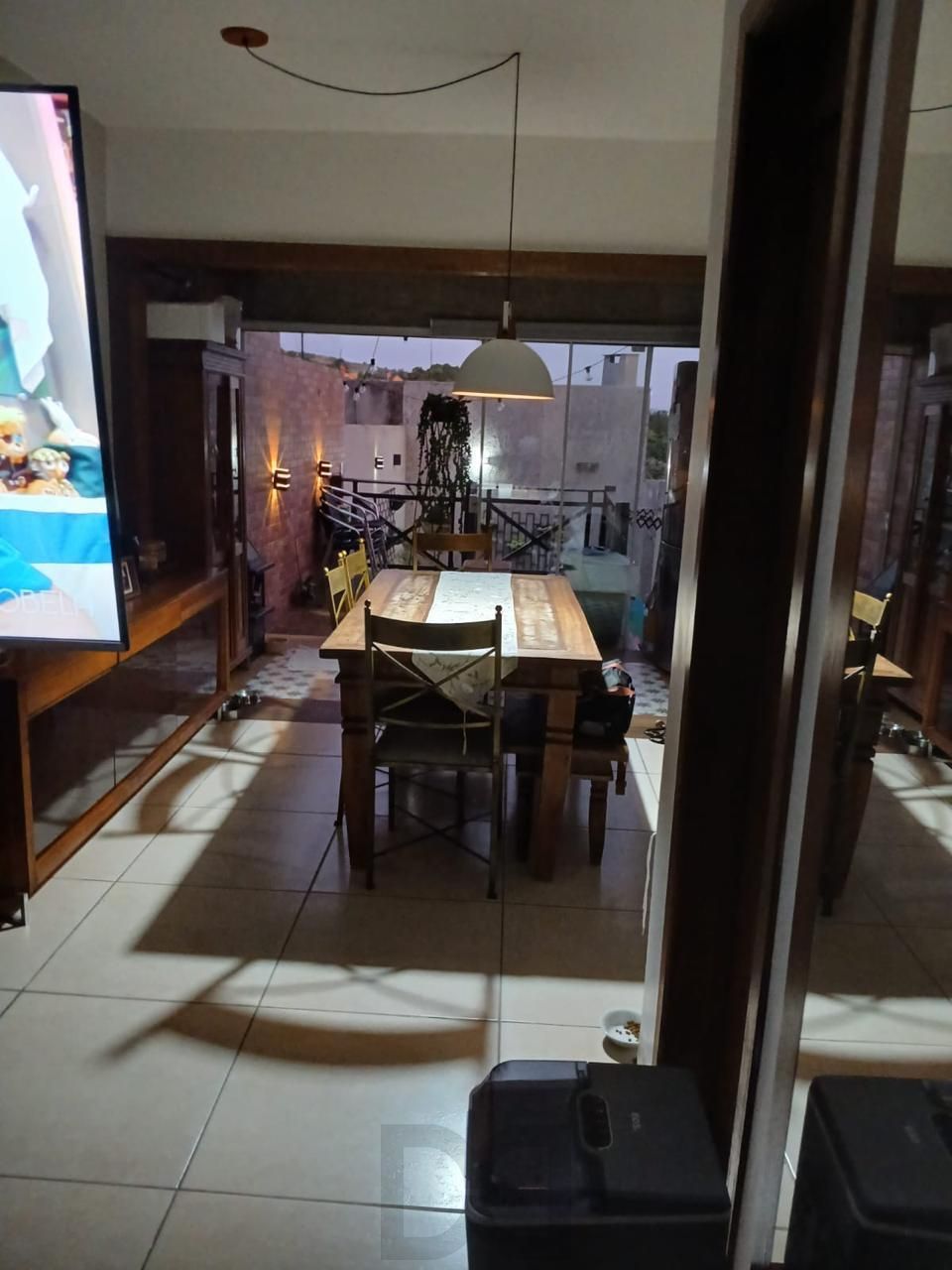 SOBRADO 3 DORMITÓRIOS PARA MORAR NA VILA NOVA COM PATIO ACEITA FINANCIAMENTO — foto 3