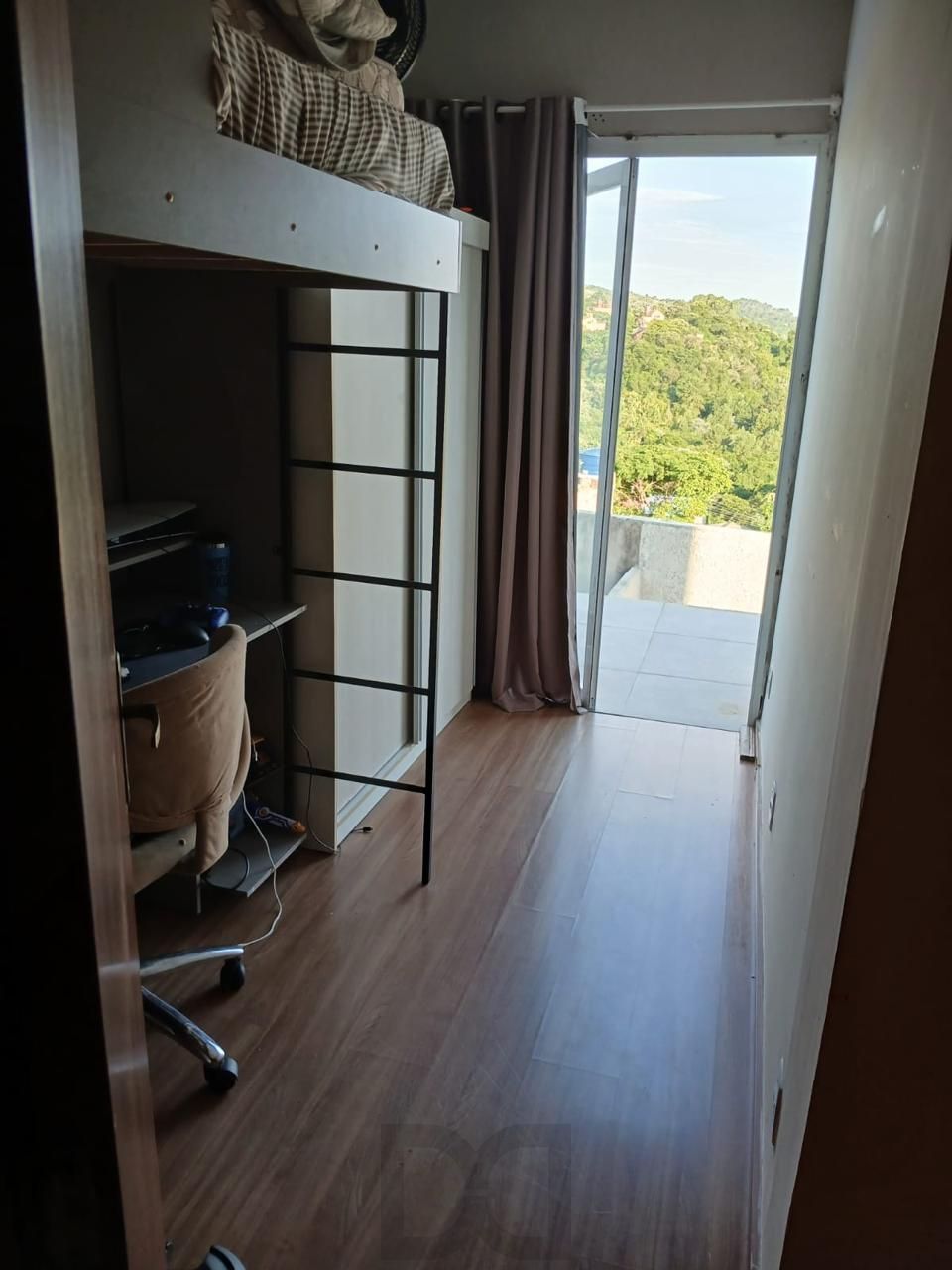 SOBRADO 3 DORMITÓRIOS PARA MORAR NA VILA NOVA COM PATIO ACEITA FINANCIAMENTO — foto 10