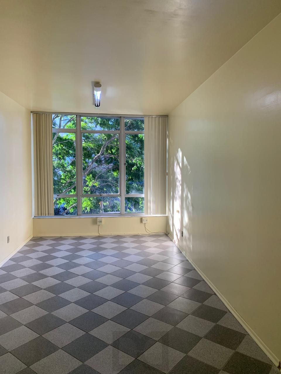 Sala Comercial na Av. Plínio Brasil Milano por R$ 110 Mil! — foto 2