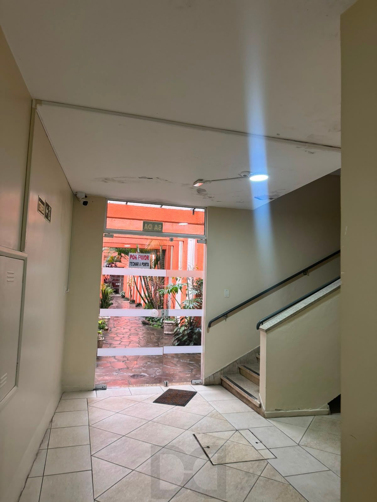 APARTAMENTO 2 DORM REFORMADO FRENTE ZAFFARI CIDADE BAIXA — foto 4