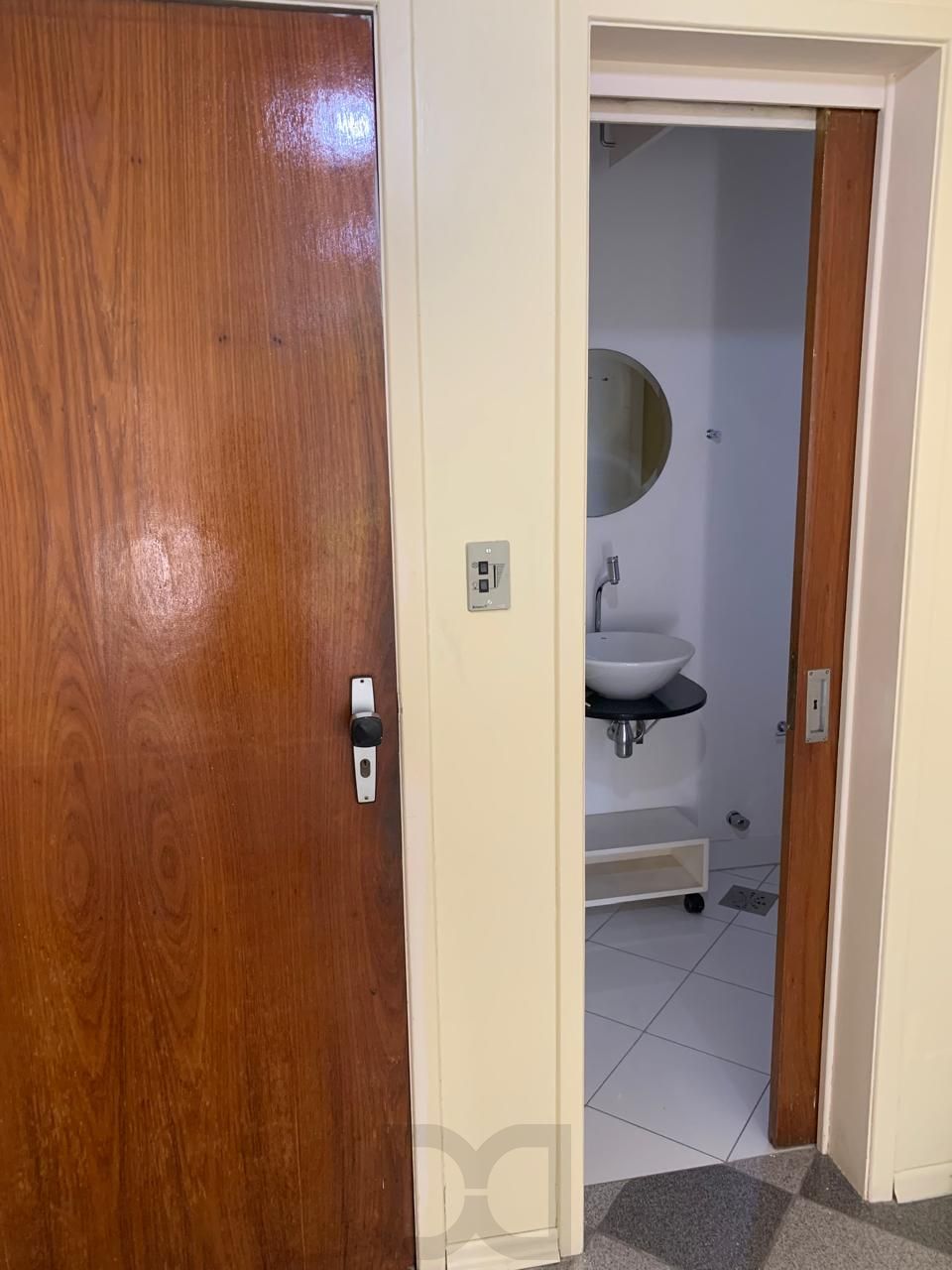 Sala Comercial na Av. Plínio Brasil Milano por R$ 110 Mil! — foto 3