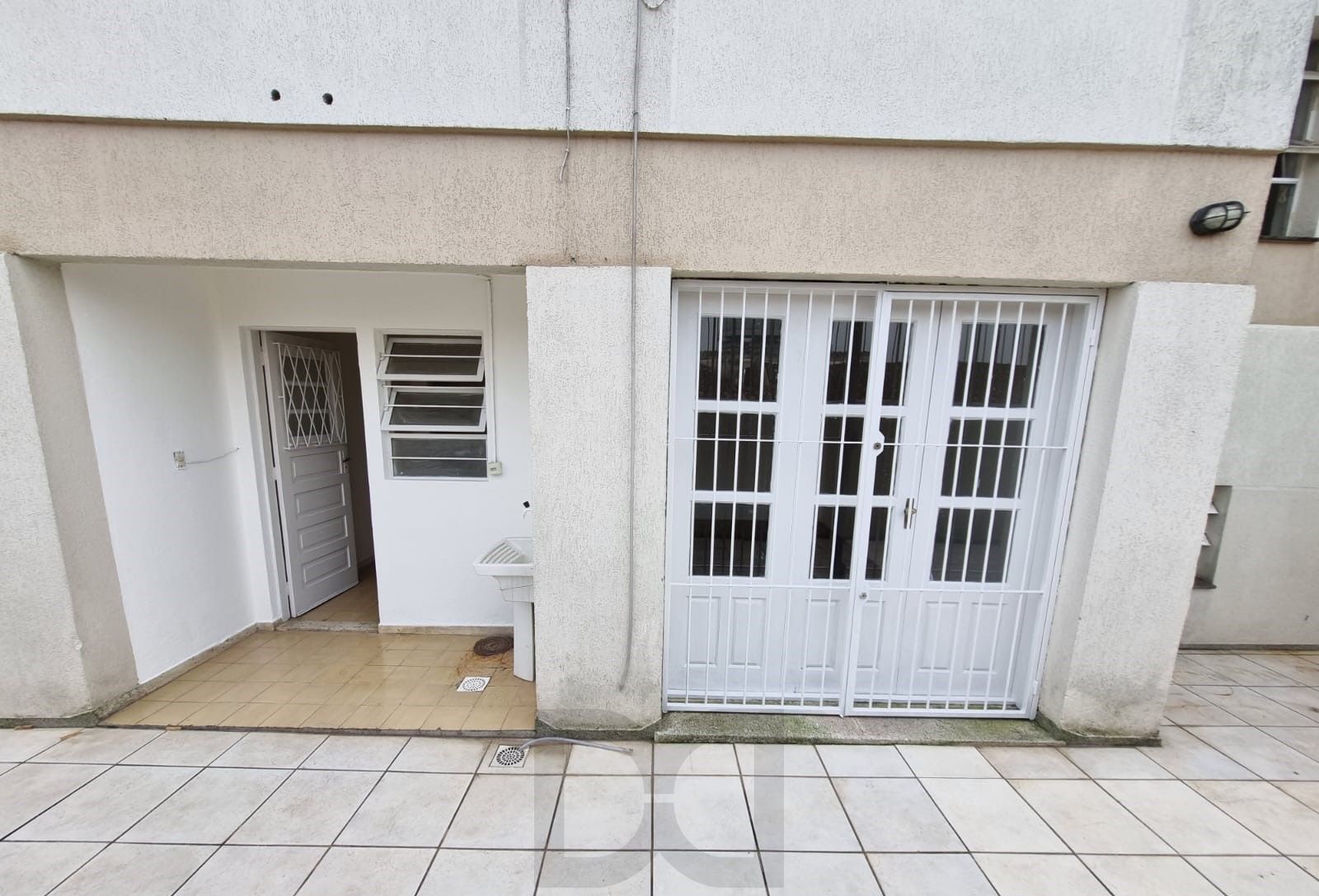 Apartamento 2 dormitórios Venda com Pátio Privativo, Ambientes Amplos e Parquet — foto 14