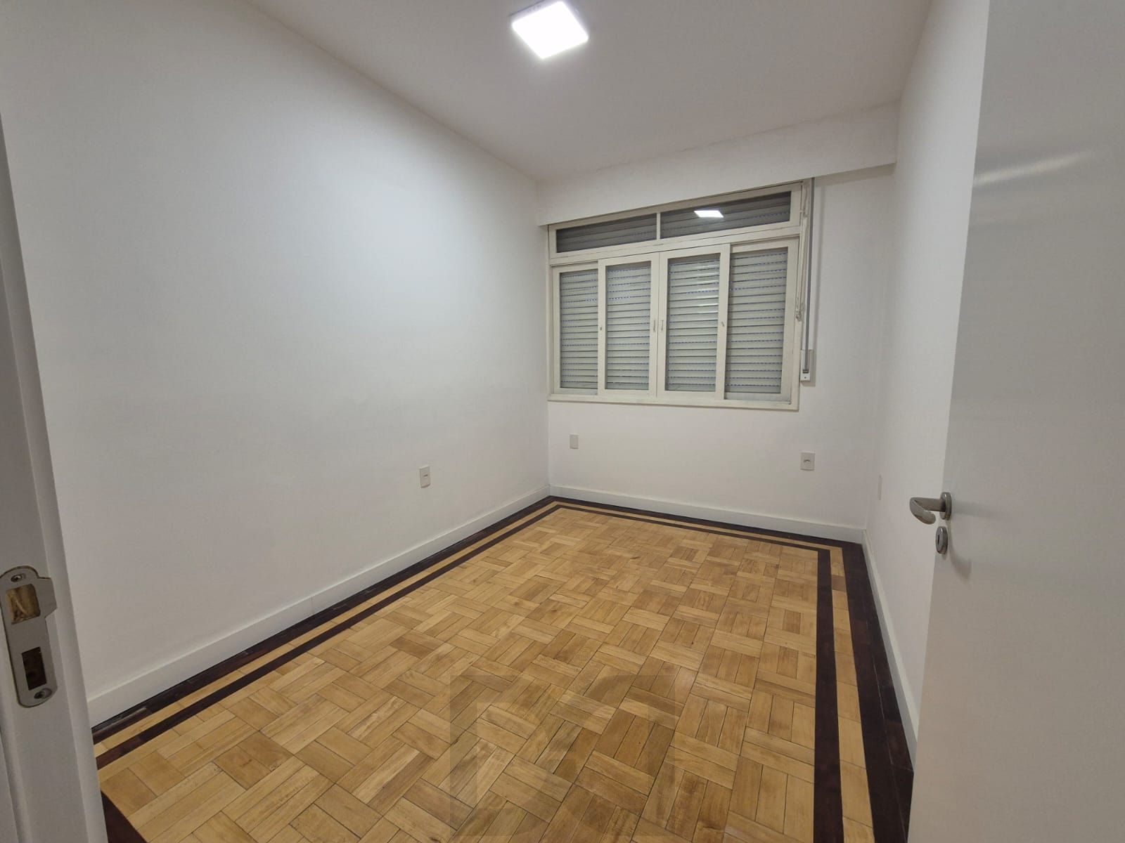 Apartamento 3 Dormitórios com Suíte no Santana em Frente ao HCPA — foto 4