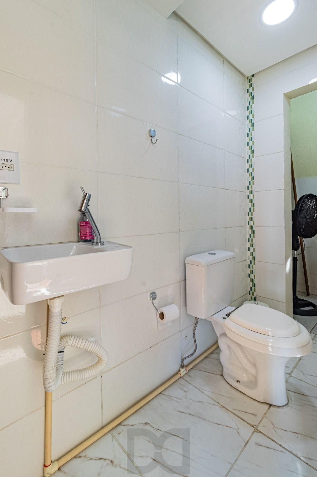 Oportunidade Única! Prédio Comercial em Localização Privilegiada em Porto Alegre — foto 16