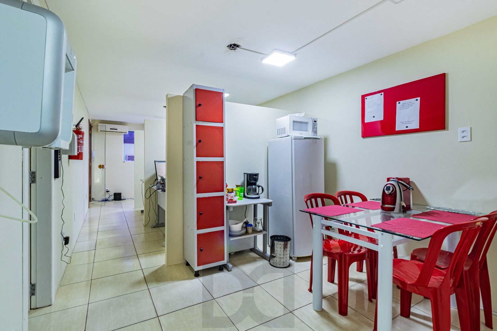 Oportunidade Única! Prédio Comercial em Localização Privilegiada em Porto Alegre — foto 40
