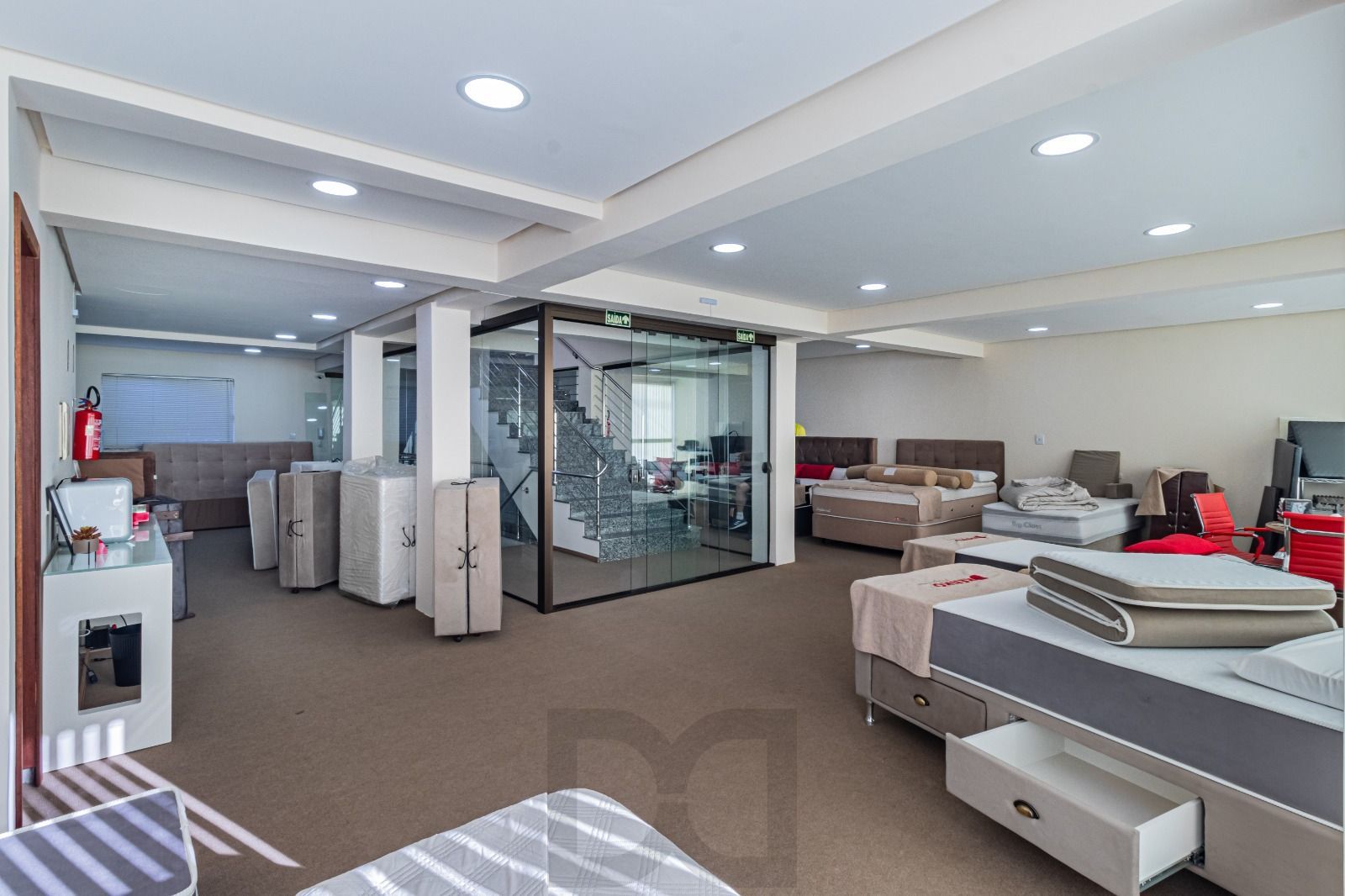 Oportunidade Única! Prédio Comercial em Localização Privilegiada em Porto Alegre — foto 14