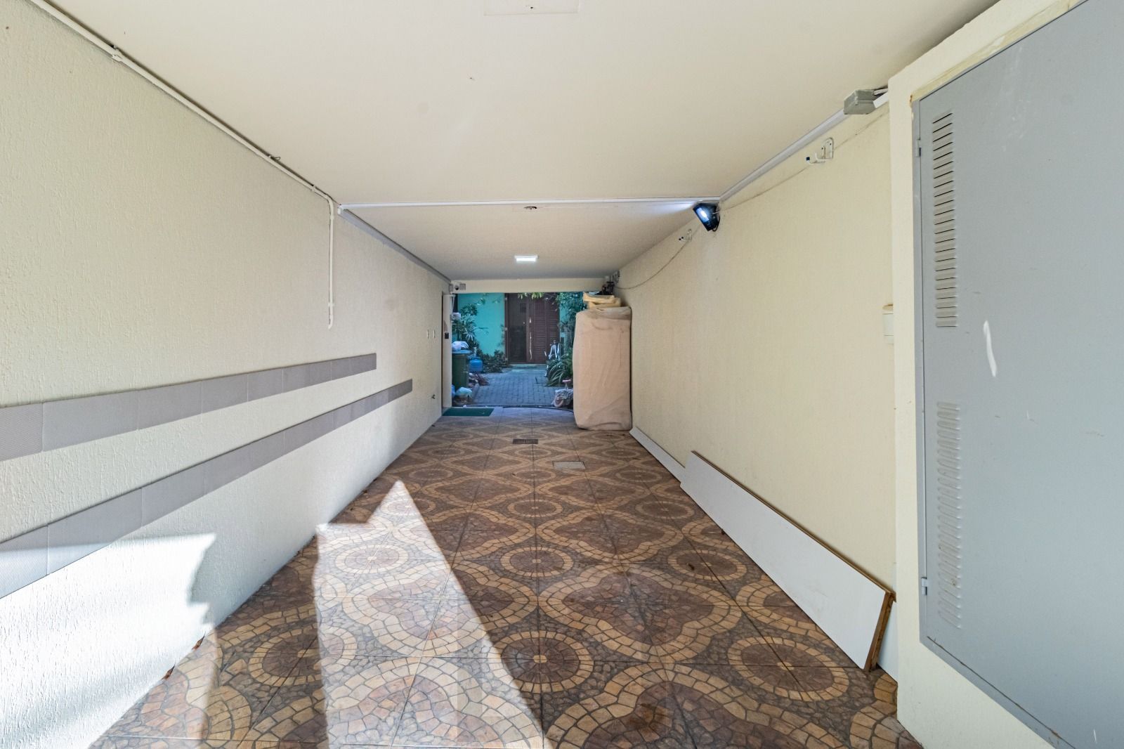 Oportunidade Única! Prédio Comercial em Localização Privilegiada em Porto Alegre — foto 45