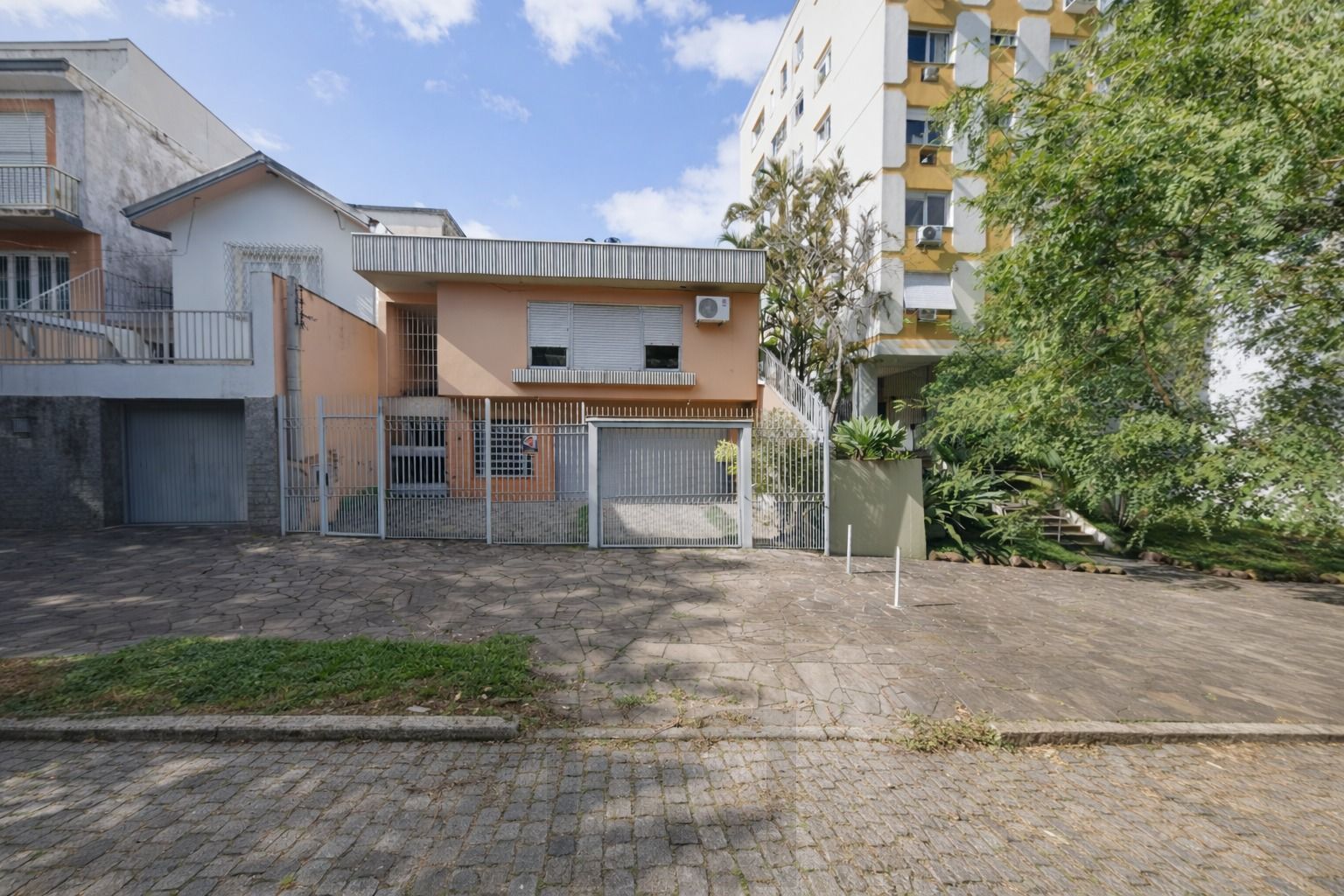 Casa à venda no Bairro Petrópolis. — foto 1