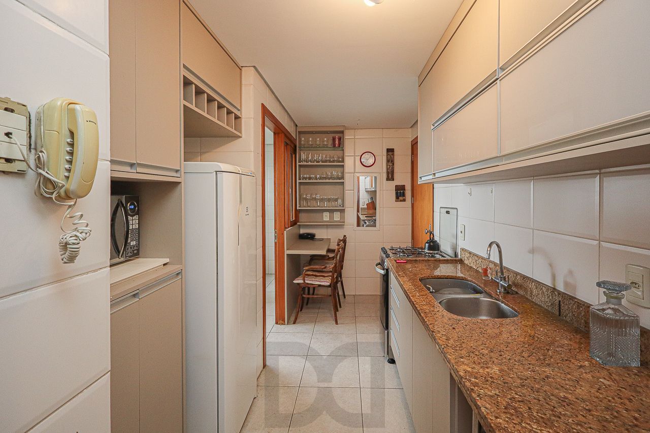 Apartamento a venda no bairro Petrópolis — foto 14