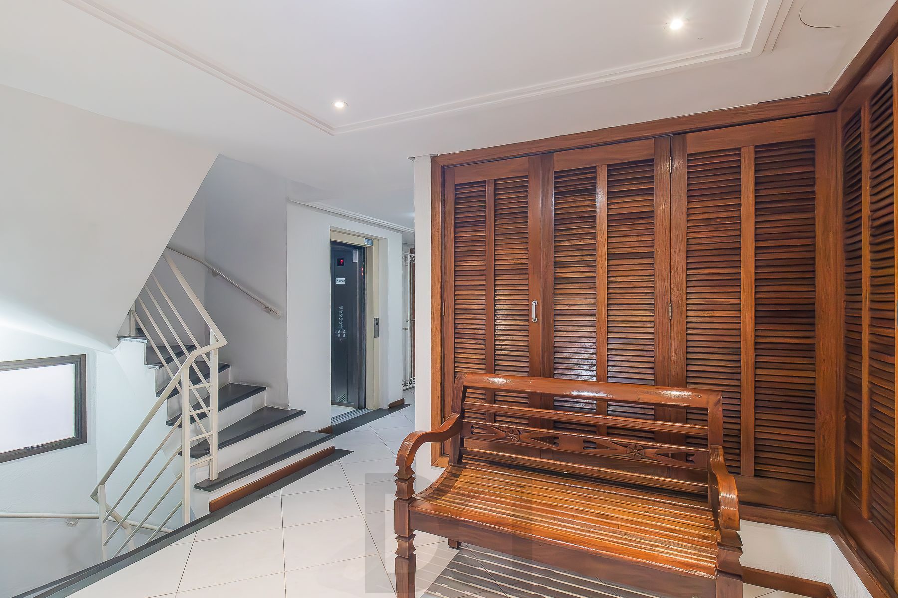 Apartamento mobiliado à venda no bairro Petrópolis — foto 25