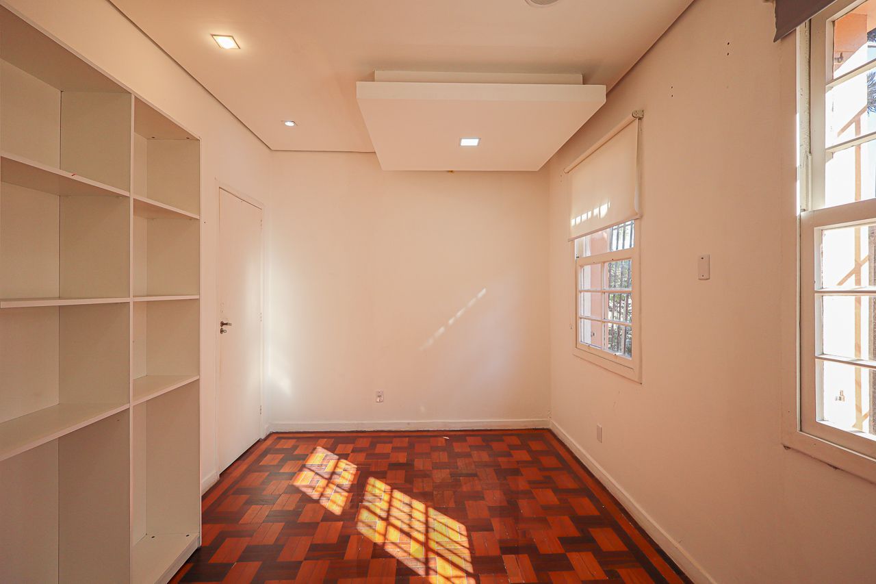 Casa a venda no bairro Petrópolis — foto 12