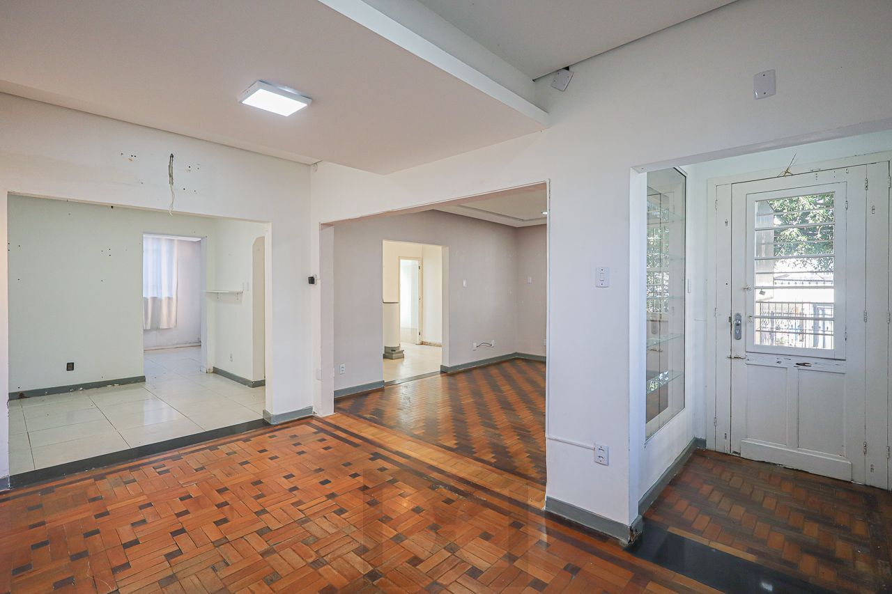 Casa a venda no bairro Petrópolis — foto 1