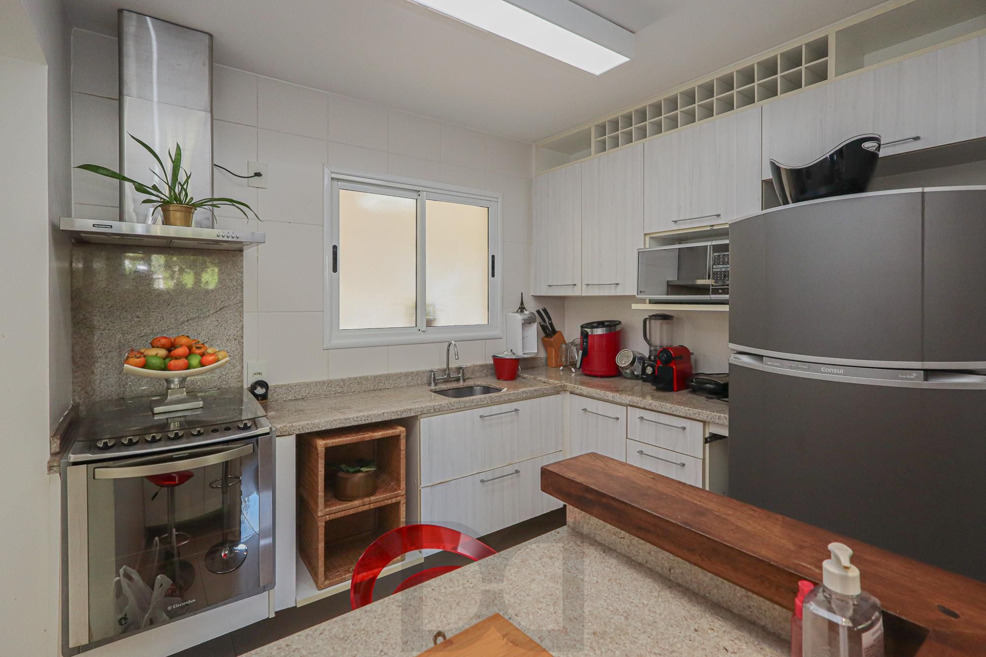 Casa em condomínio no bairro Teresópolis — foto 22