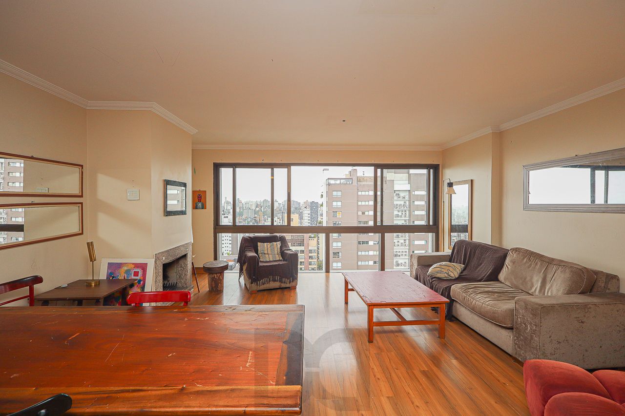 Apartamento a venda no bairro Petrópolis — foto 2