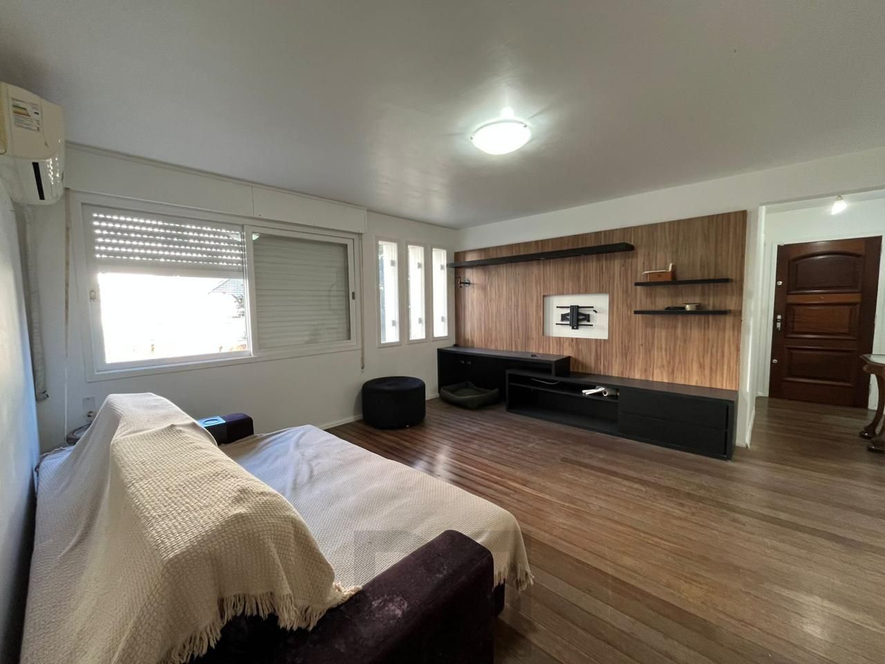 Apartamento a venda no bairro Mont' Serrat — foto 1