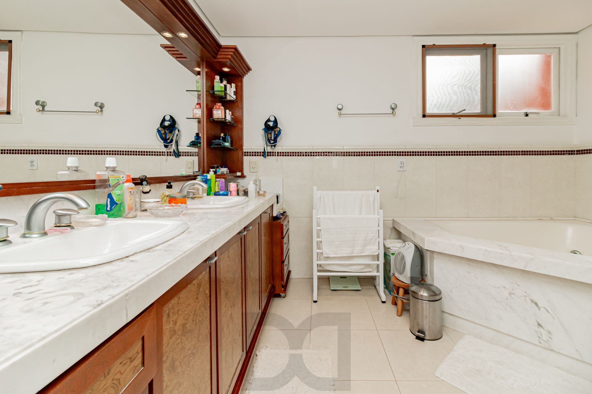 Casa em condomínio fechado a venda no bairro Três Figueiras. — foto 33