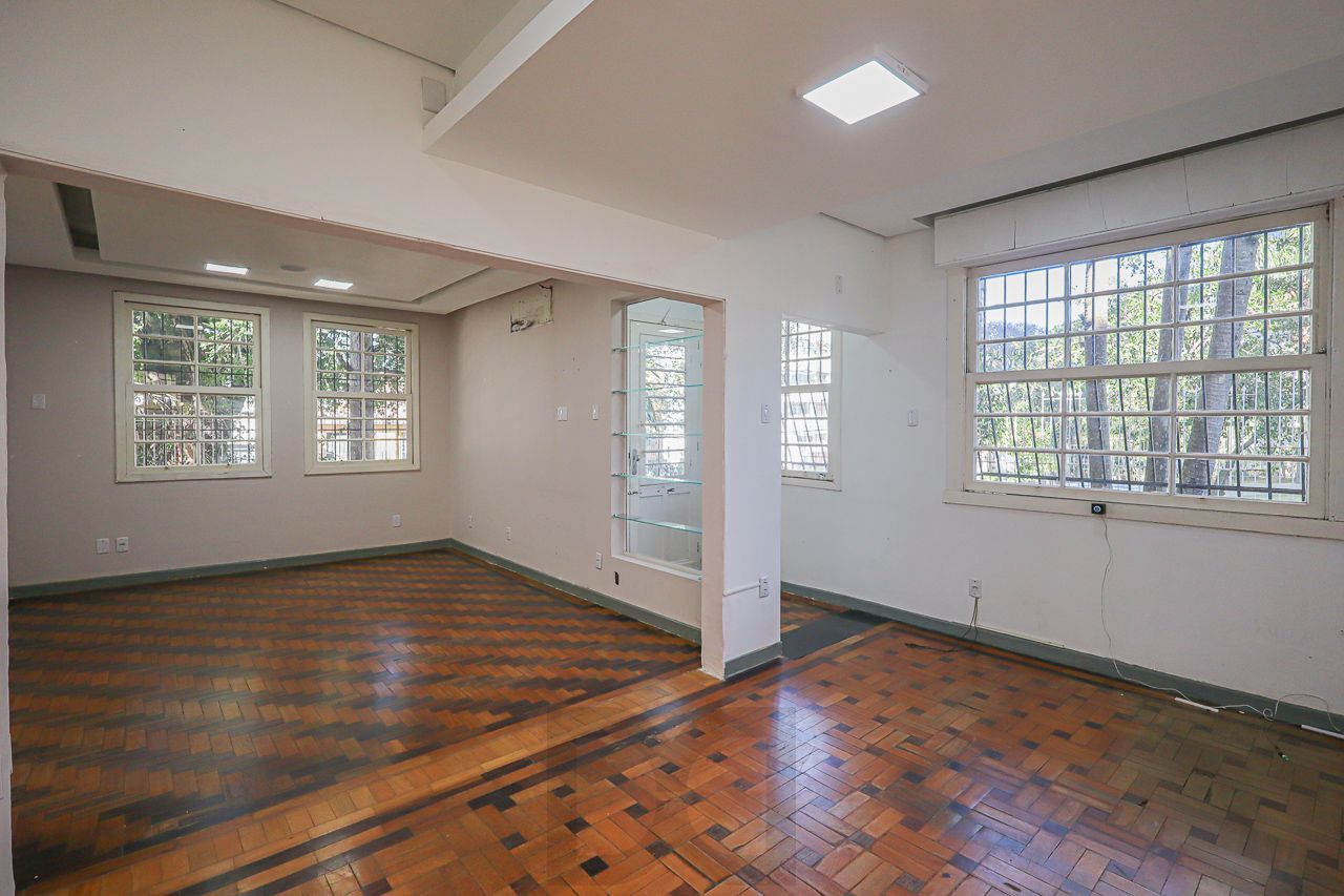 Casa a venda no bairro Petrópolis — foto 2