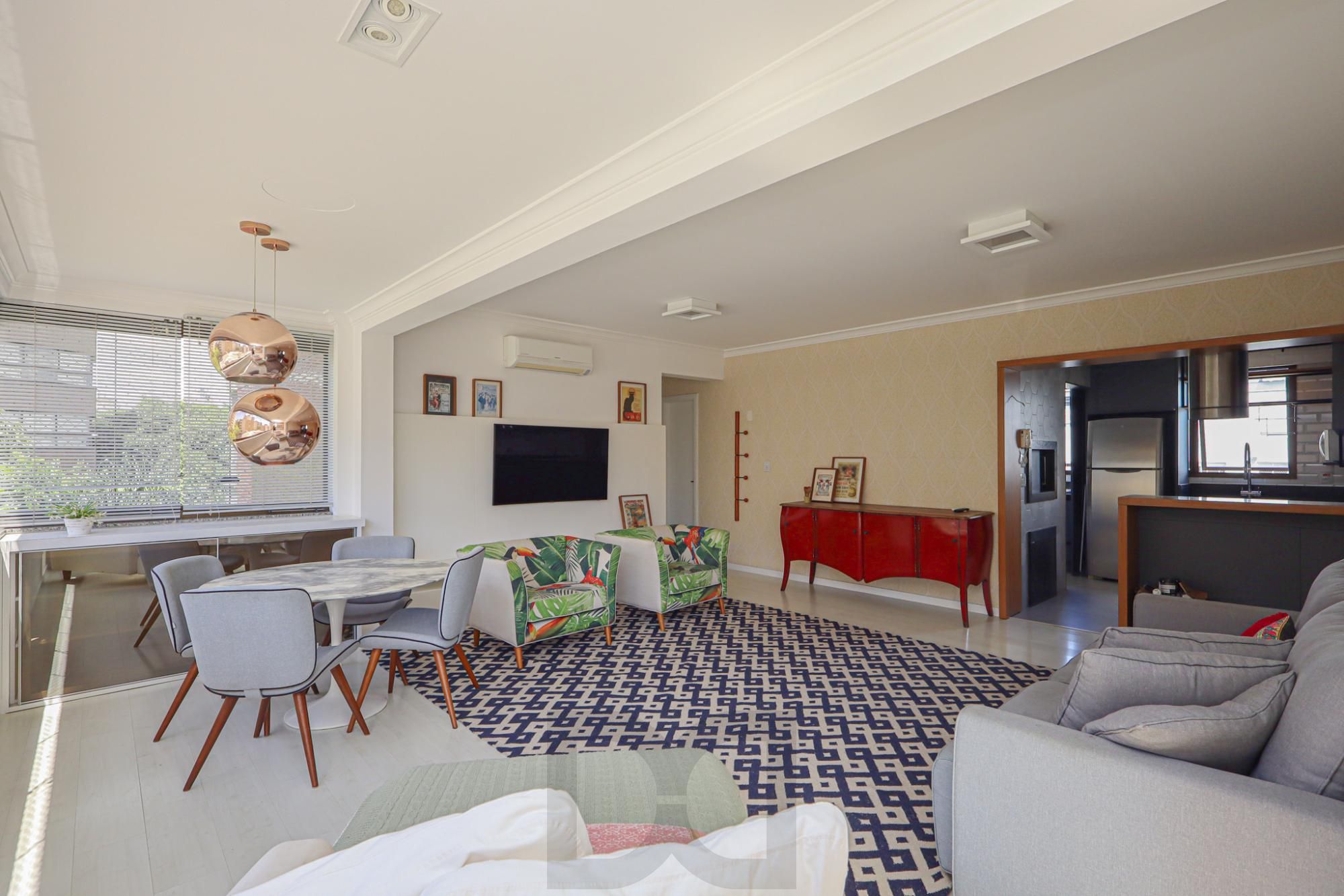 Apartamento a venda no bairro Petrópolis — foto 1