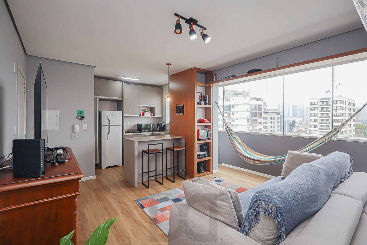Apartamento a venda no bairro Menino Deus — foto 1