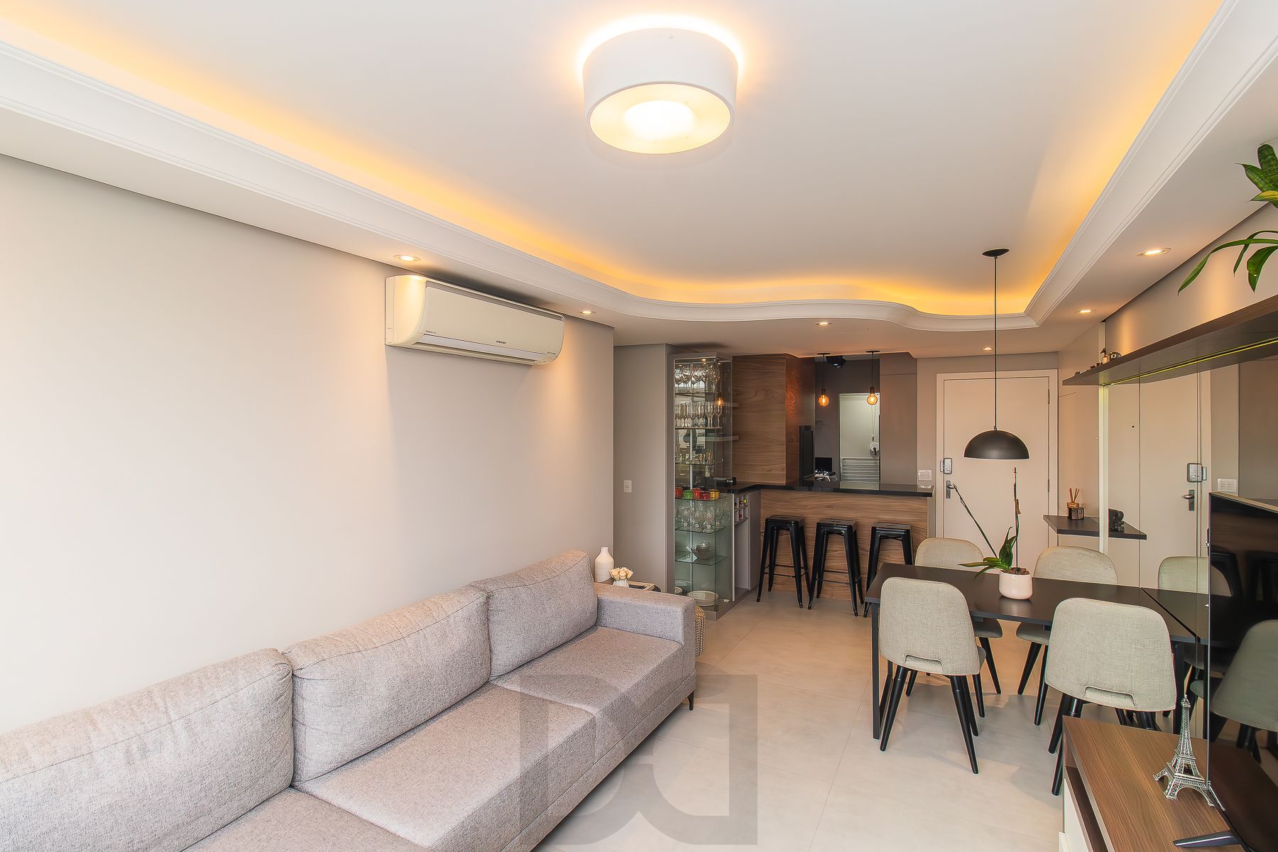 Apartamento mobiliado à venda no bairro Petrópolis — foto 6