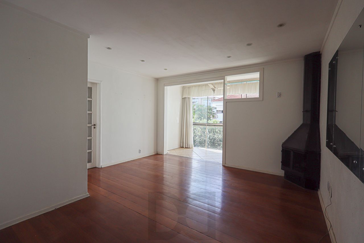 Apartamento a venda no bairro Petrópolis — foto 1
