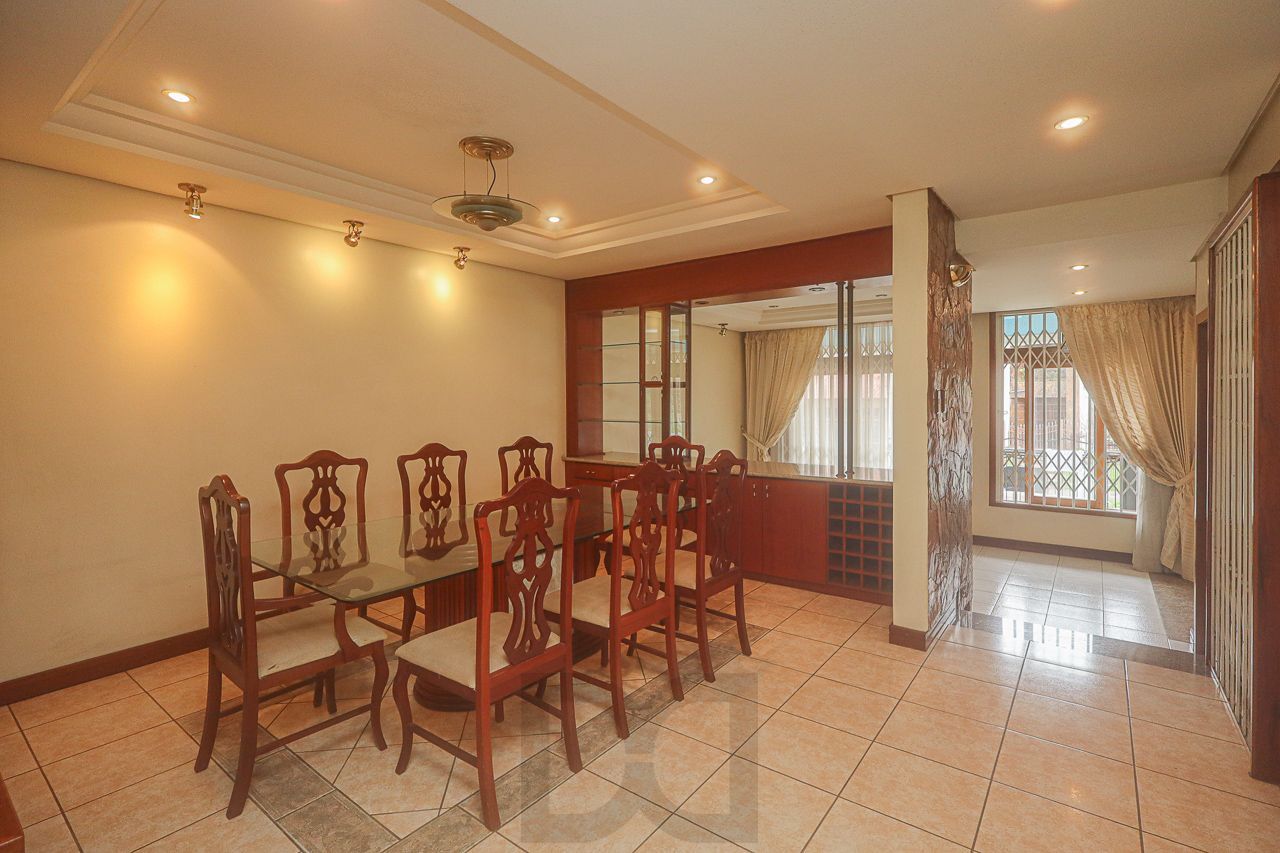 Casa a venda no bairro Jardim Lindóia — foto 2