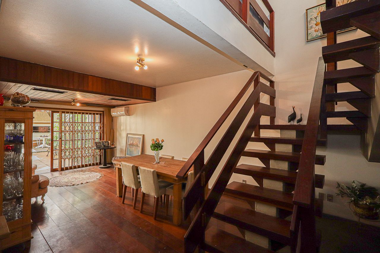 Casa a venda no bairro Mont' Serrat — foto 2