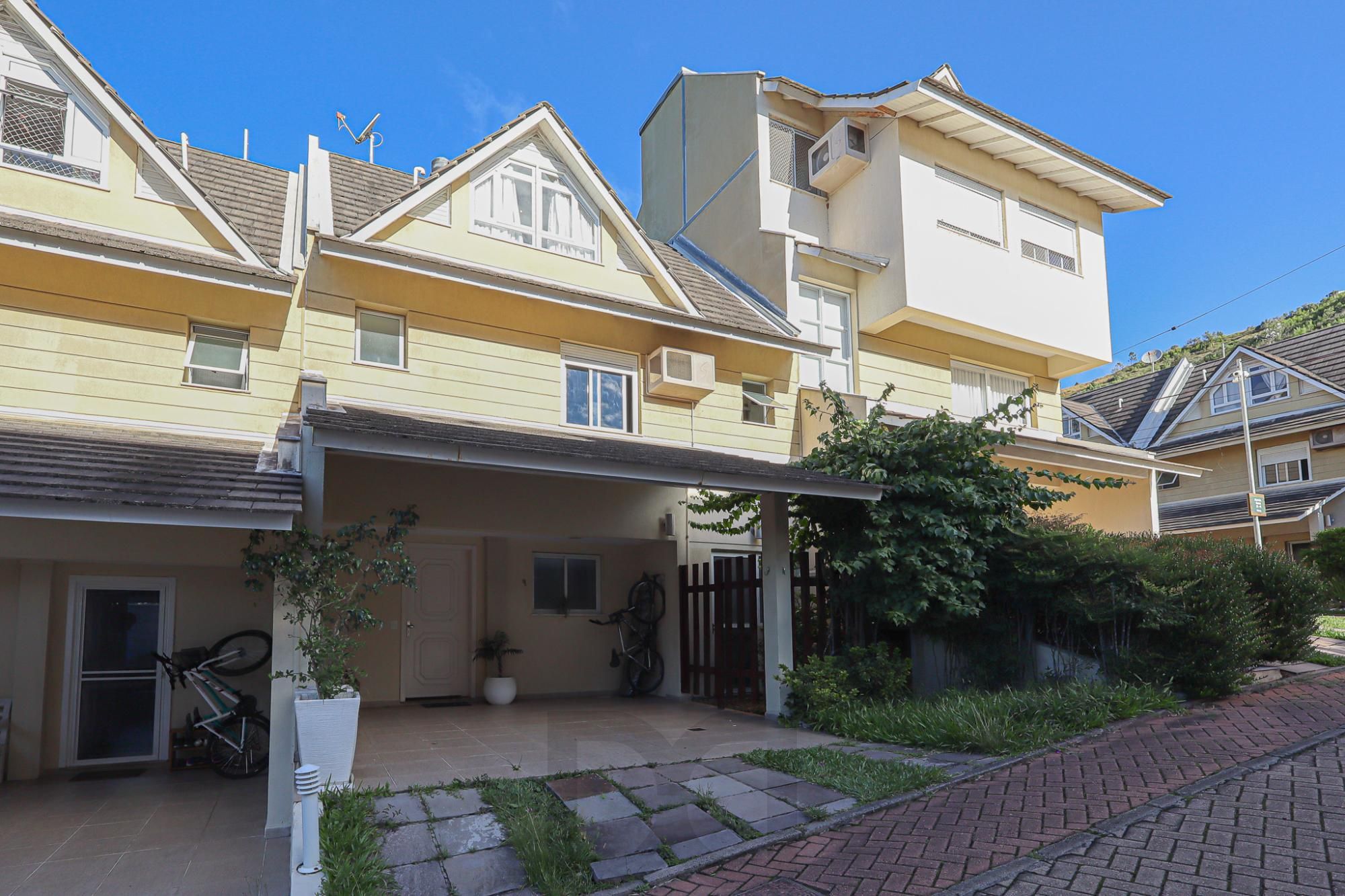 Casa em condomínio no bairro Teresópolis — foto 48