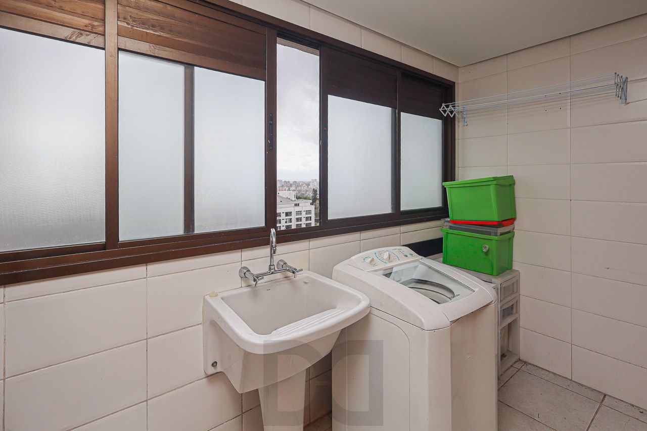 Apartamento a venda no bairro Petrópolis — foto 17