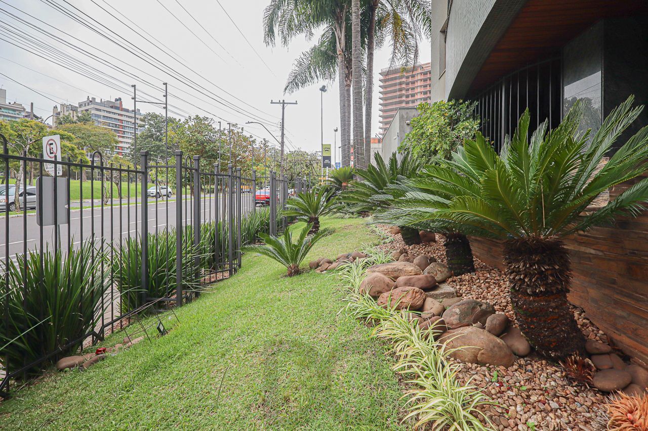 Cobertura a venda no bairro Petrópolis — foto 55