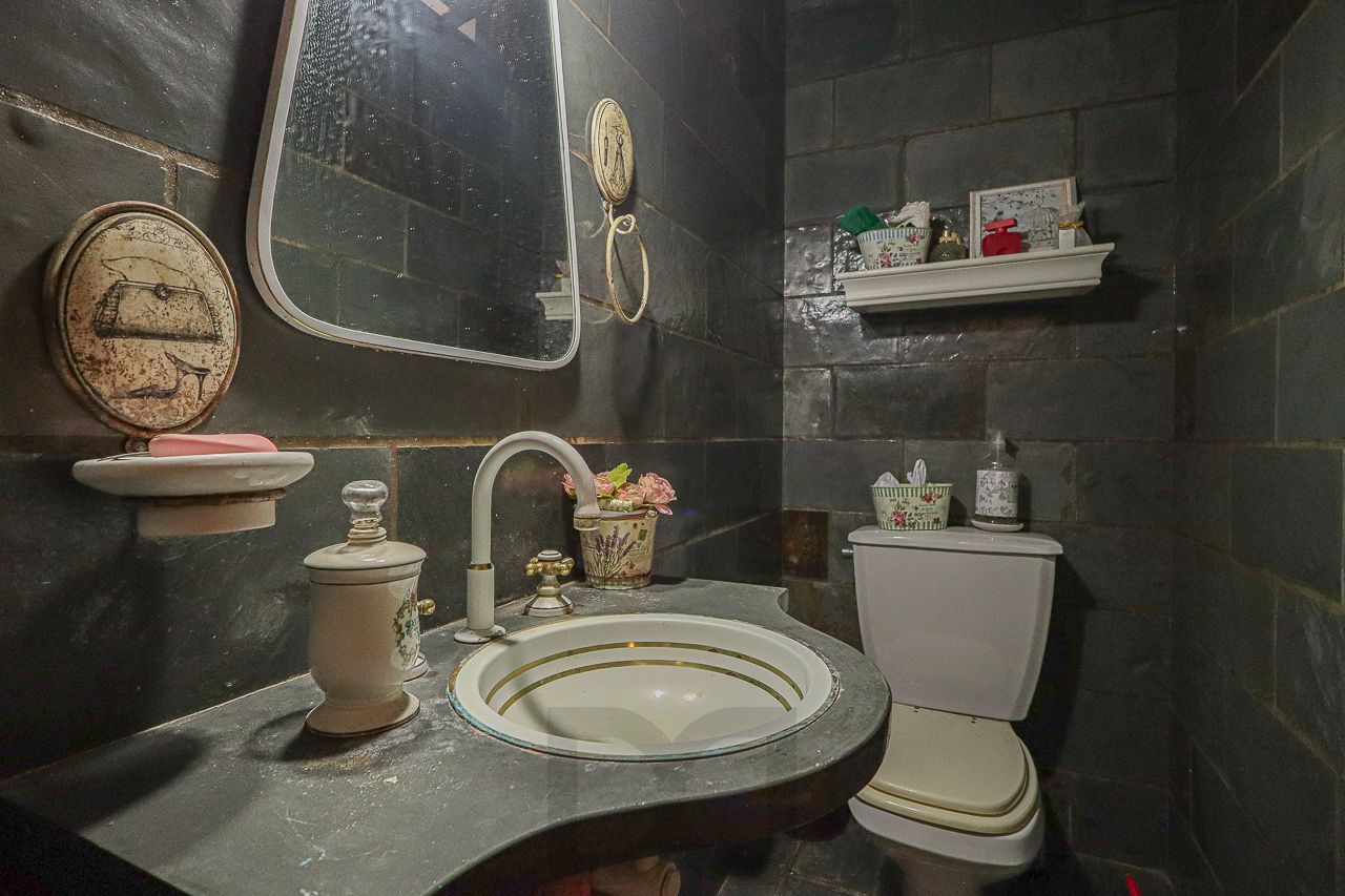 Casa a venda no bairro Mont' Serrat — foto 11
