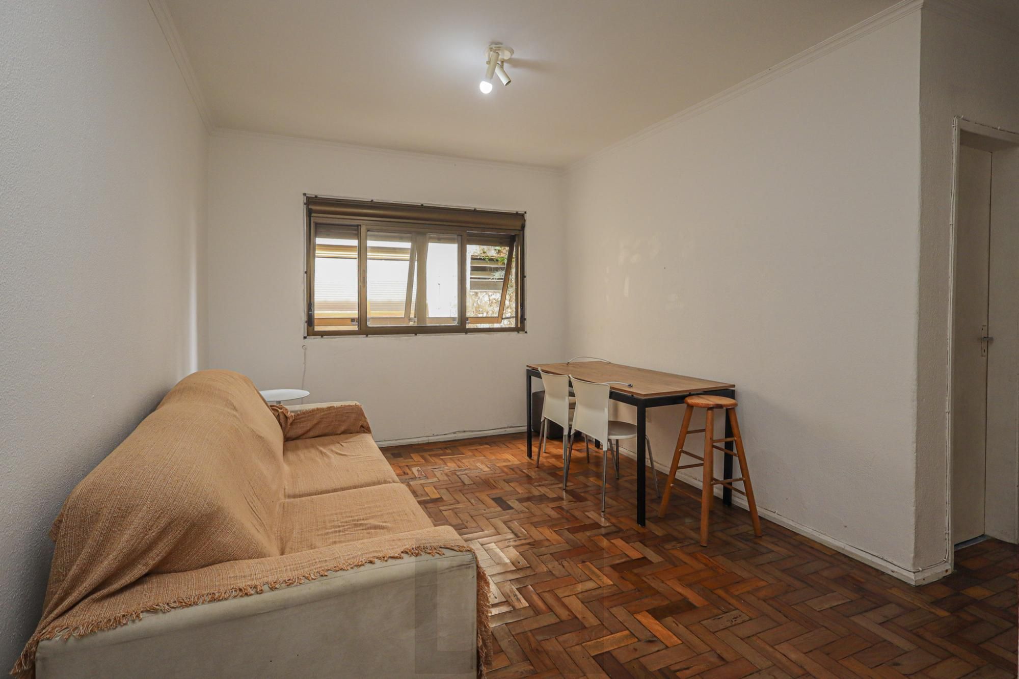 Apartamento a venda no bairro Mont' Serrat — foto 1