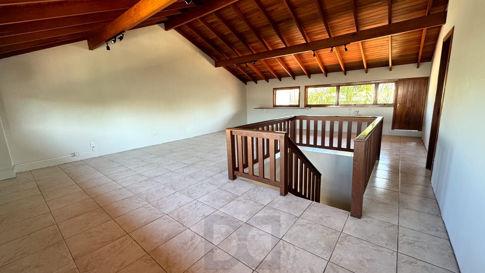 Porto Nobre vende/aluga Sobrado em condomínio fechado — foto 1