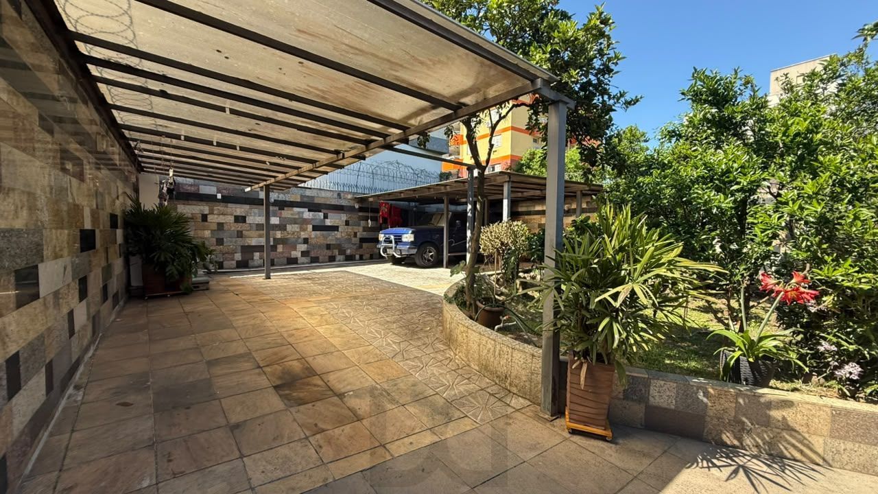 CASA DE ESQUINA COM 3 DORMITORIOS NO JARDIM PLANALTO; — foto 29