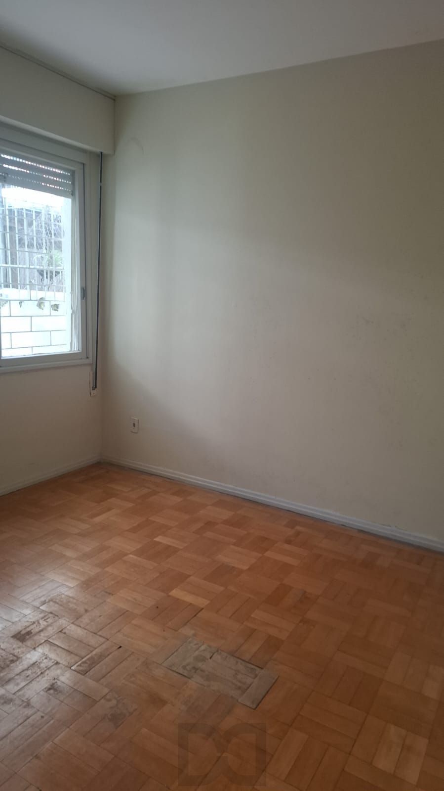 Apartamento térreo no Bom Fim, 77m², 2 dorm., dependência de empregada e pátio. — foto 18
