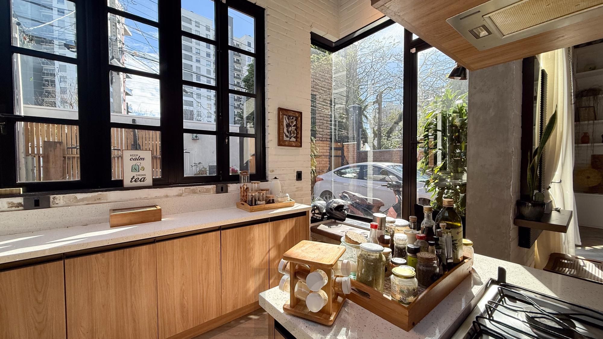 Casa com linda arquitetura | Jardim Europa | 4 quartos | Área Gourmet — foto 13
