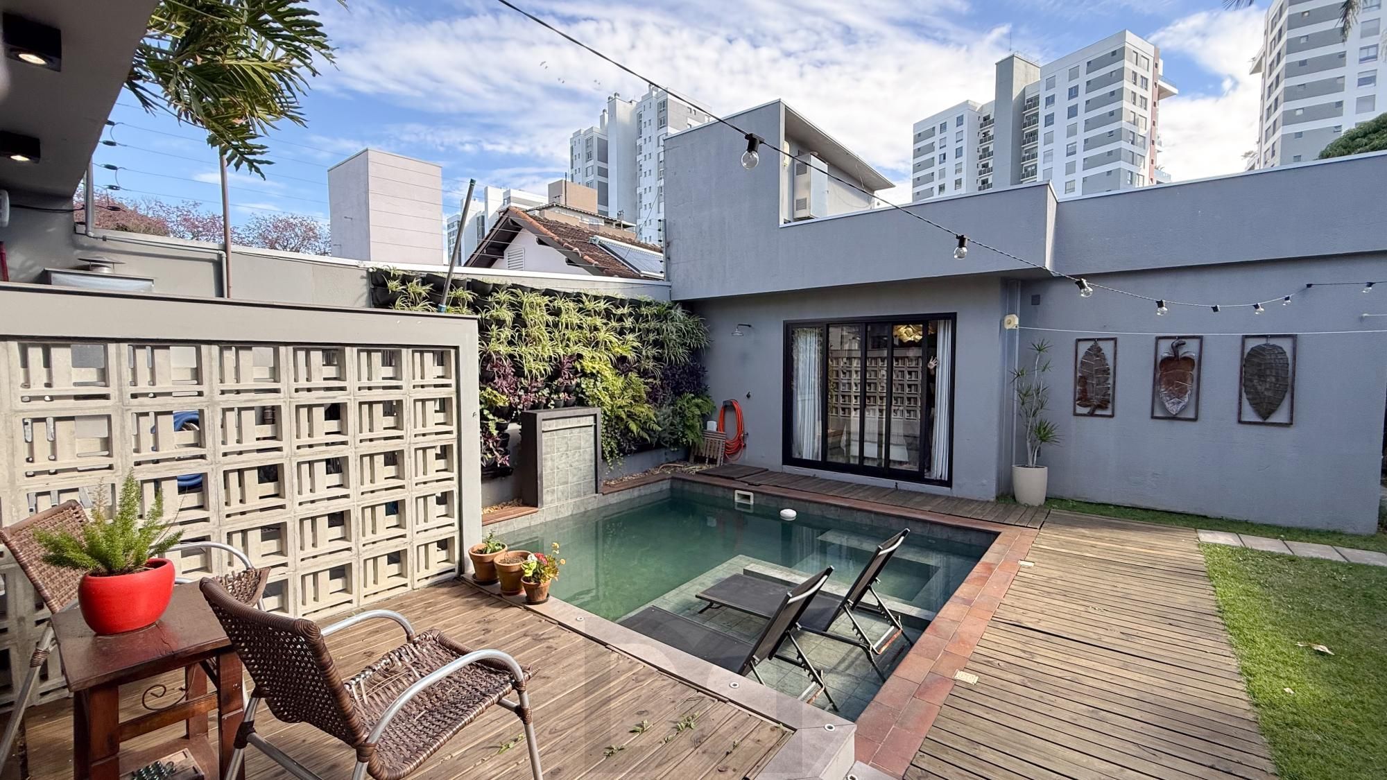 Casa com linda arquitetura | Jardim Europa | 4 quartos | Área Gourmet — foto 31