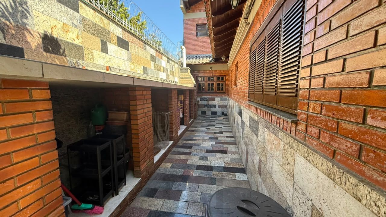 CASA DE ESQUINA COM 3 DORMITORIOS NO JARDIM PLANALTO; — foto 26