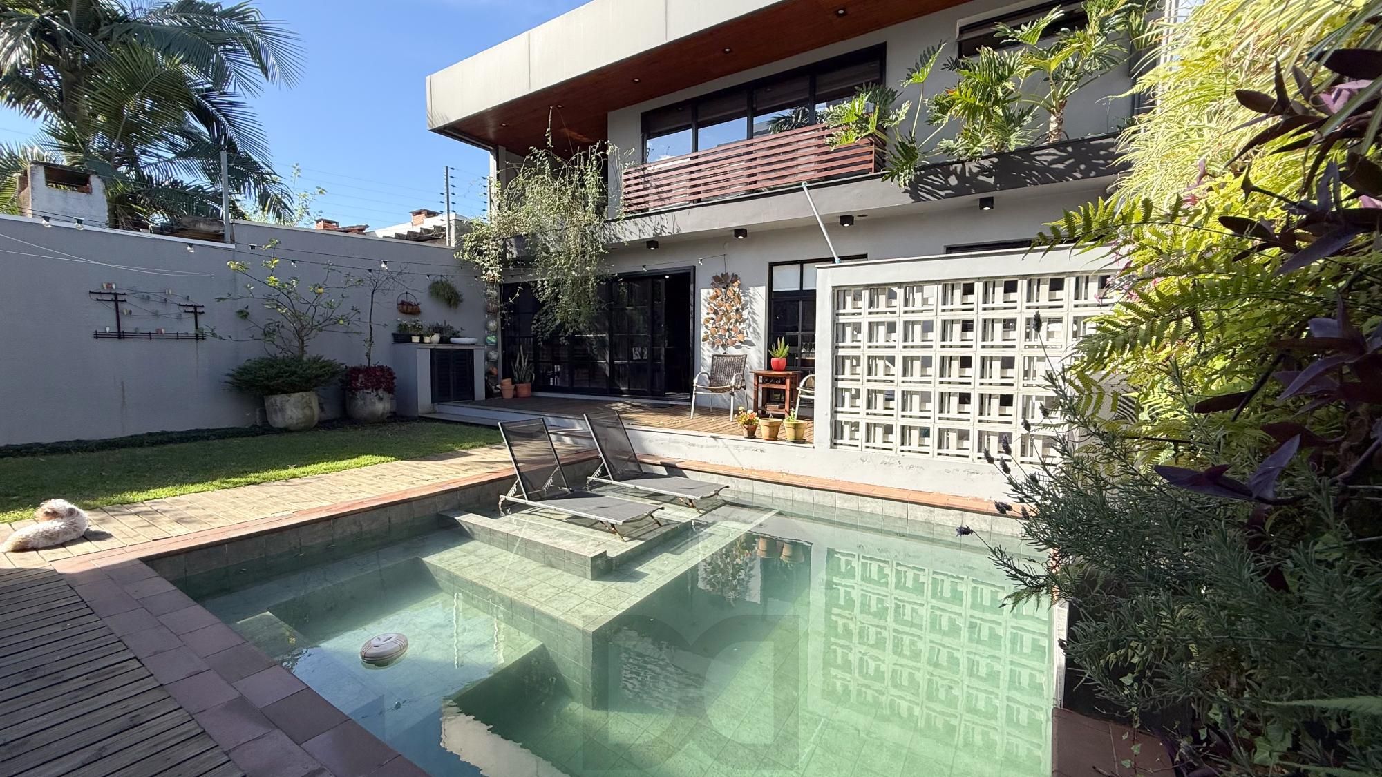 Casa com linda arquitetura | Jardim Europa | 4 quartos | Área Gourmet — foto 1